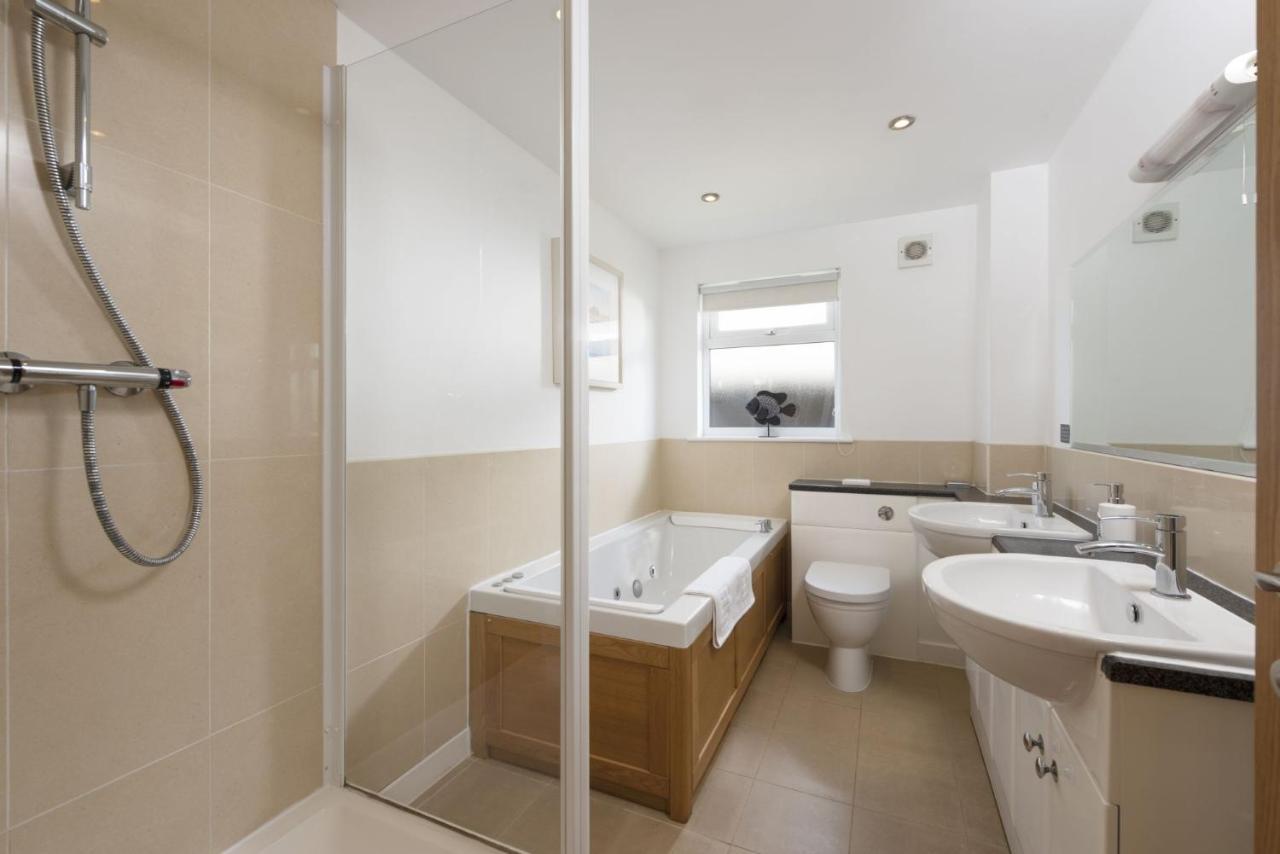 Lodge 40, Retallack Resort & Spa St Columb Major Dış mekan fotoğraf